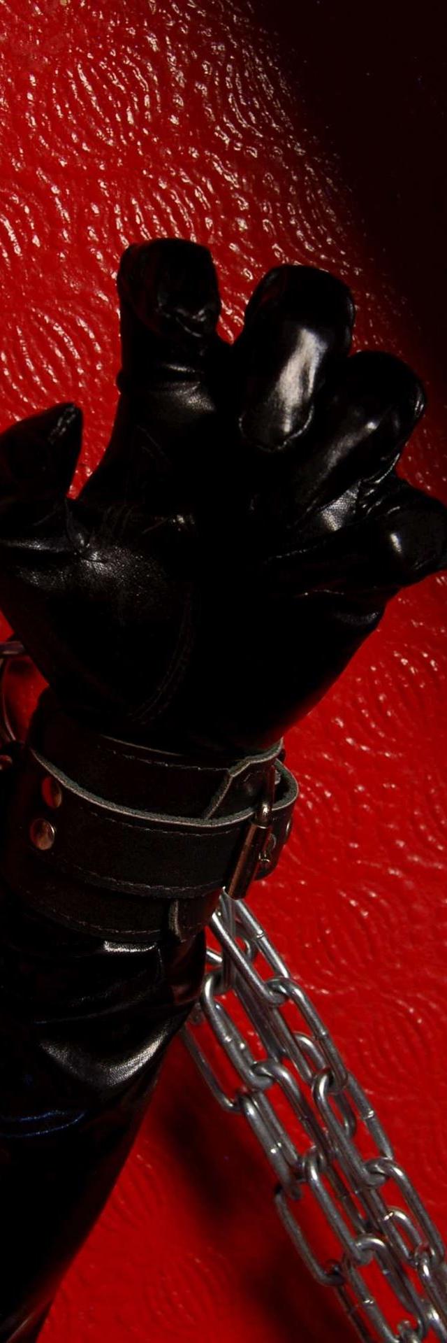 Domina-Hotline.com, Domina Telefonerziehung